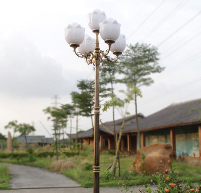 Ieftin Decorative Outdoor Lighting Garden Lamp Post